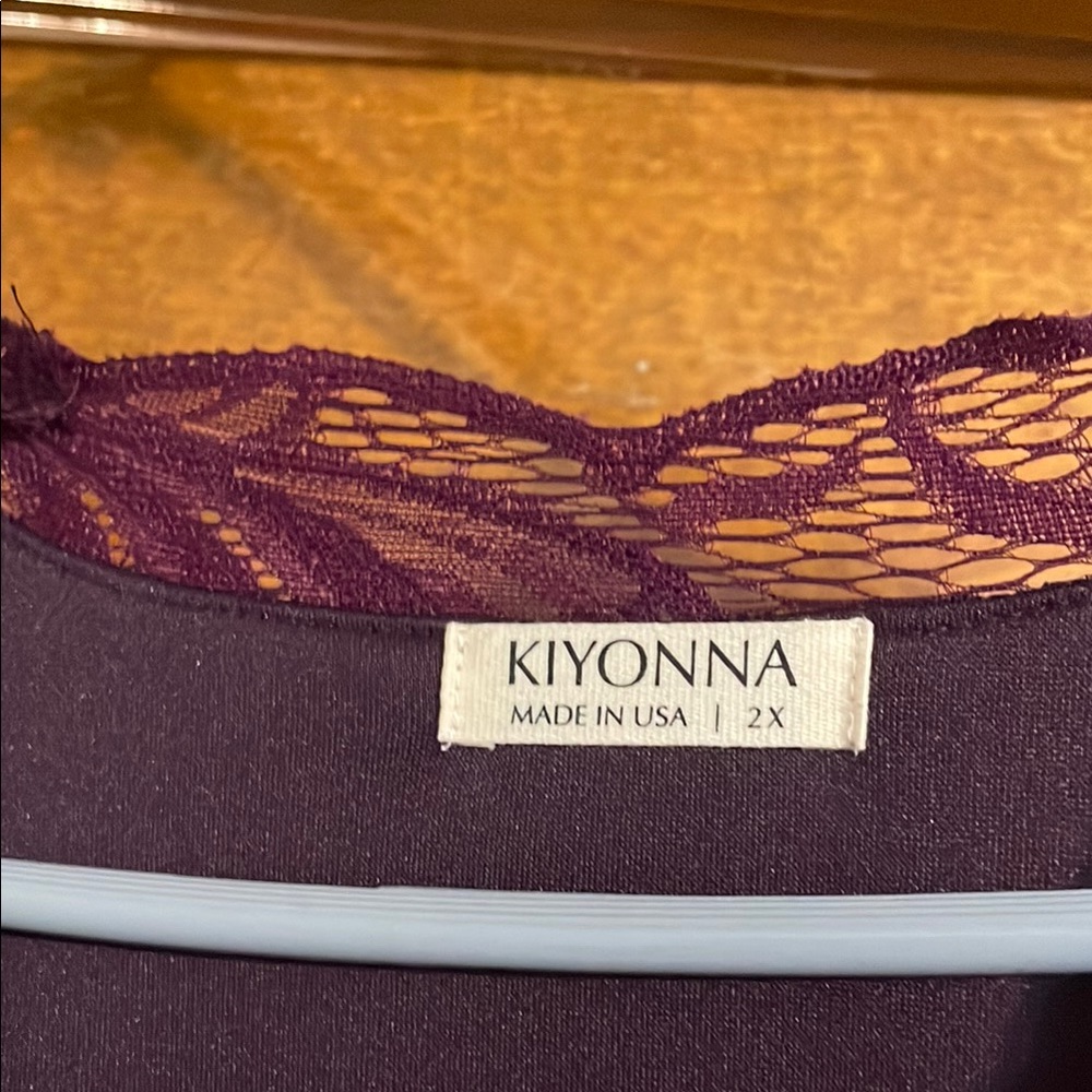 Formal Dress/Mother of Bride: Kiyonna  Red Dress w/ Elegant Design 2x - Picture 4 of 6